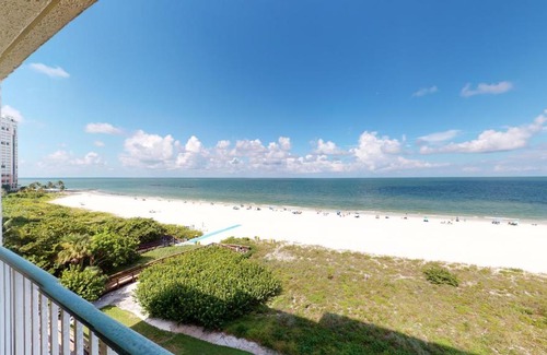 Marco Island House | Beachfront Living at the Apollo I On-Site Sunset Grille Tiki-Restaurant