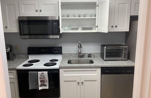 Midtown Ocean City Condo | Beachfront living near Seacrets! Don't let this memorable getaway pass you by.nn