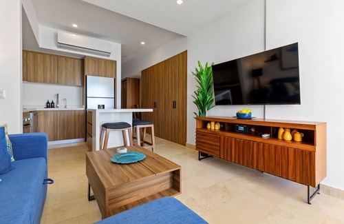 Las Glorias Condo | Beachfront Luxury Retreat! 1BD 8 pools Harbor 171 1BD Condo for rent in North Ho