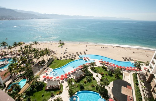 South Hotel Zone Condo | Beachfront, Luxurious Grand Venetian 3 Bedroom, Fiber Optic WIFI