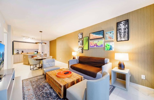 Hallandale Beach Apartment | Beachfront Luxury Apartment in Hollywood