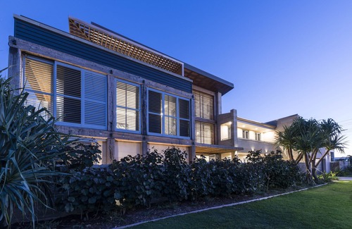 Mermaid Beach House | Beachfront Luxury