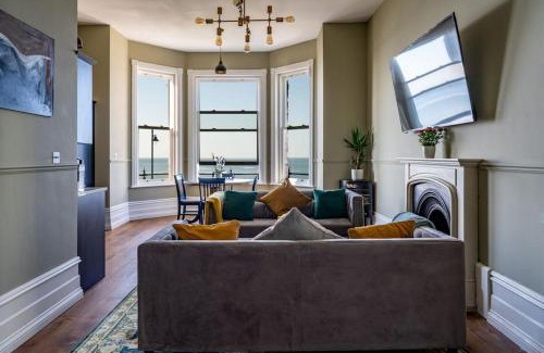 Herne Bay Apartment | Beachfront Luxury Home with Spectacular Sea Views