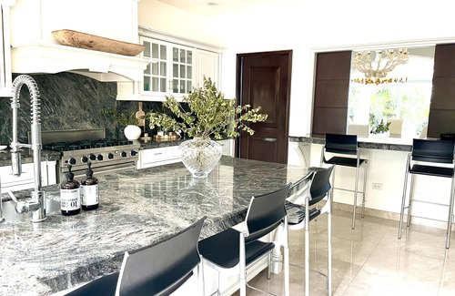 Zona Hotelera Villa | Beachfront Luxury Villa Best Exclusive Concierge Private Airport Transfer