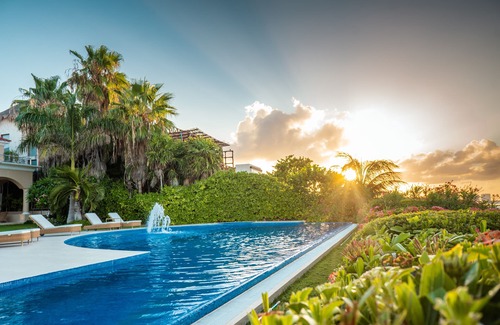 Zona Hotelera Villa | Beachfront Luxury Villa Best Exclusive Concierge Private Airport Transfer