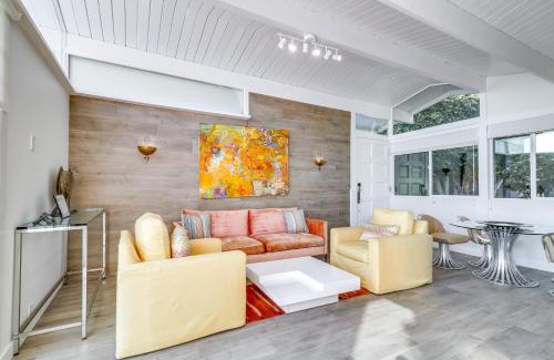 Central Malibu Apartment | Beachfront Malibu Apartment with Ocean-View Balcony