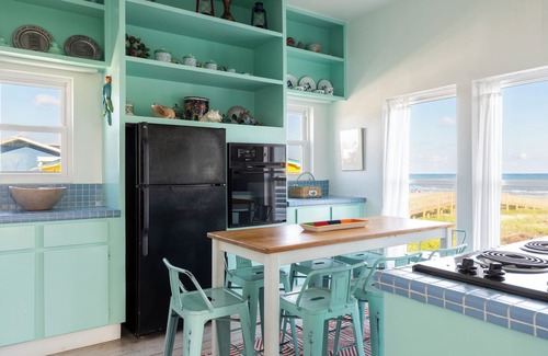 Galveston House | Beachfront Melody | Unique Home w/Great Water Views