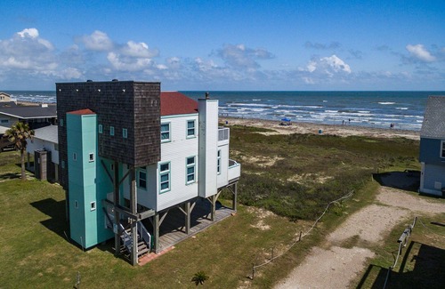 Galveston House | Beachfront Melody | Unique Home w/Great Water Views