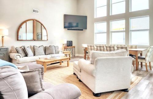 Galveston House | Beachfront Million Dollar Views 2 King Beds Family