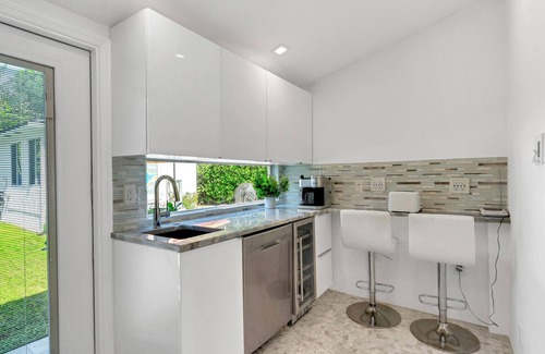 Birch Park Finger Streets House | BEACHFRONT, MONTHLY RENTAL OR YEARLY RENTAL POSSIBLE
