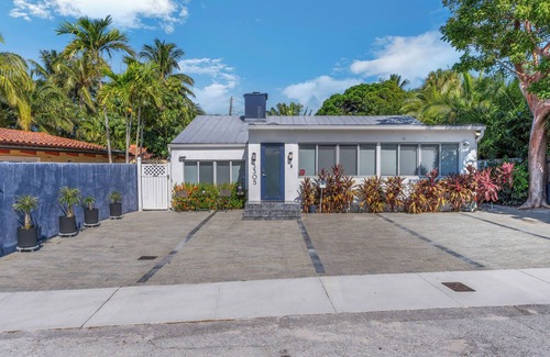 Birch Park Finger Streets House | BEACHFRONT, MONTHLY RENTAL OR YEARLY RENTAL POSSIBLE
