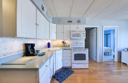 North Wildwood Apartment | Beachfront North Wildwood Condo with Ocean Views!