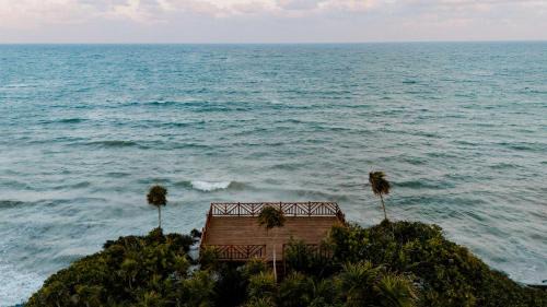 Zona Hotelera House | Beachfront Oasis - Yoga Deck - Jacuzzi - 25M Pool