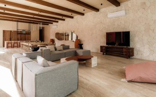 Zona Hotelera House | Beachfront Oasis - Yoga Deck - Jacuzzi - 25M Pool