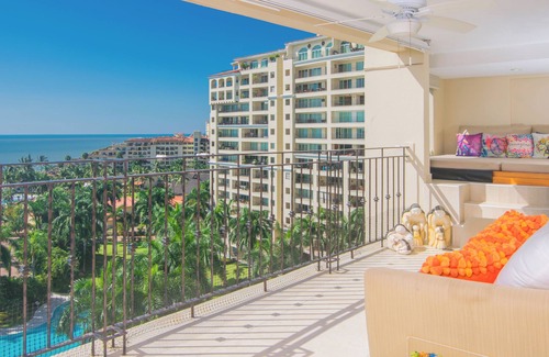 Marina Vallarta Condo | Beachfront, ocean view, very large 2 bedroom condo, luxury, spacious 220m.