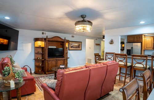 Daytona Beach Apartment | Beachfront Ocean View Suite - Steps From The Beach - Daytona Beach Shores, FL