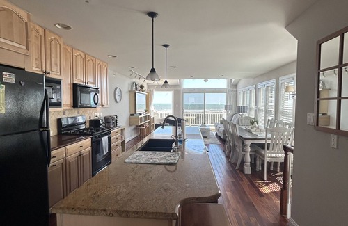 Sea Isle City House | Beachfront Ocean Breeze