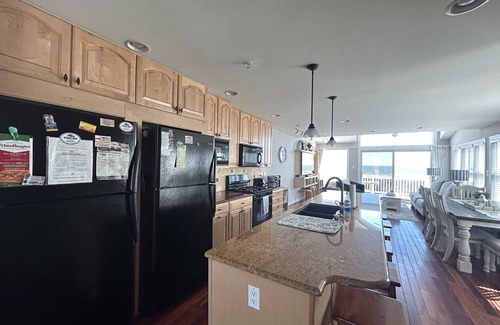 Sea Isle City House | Beachfront Ocean Breeze
