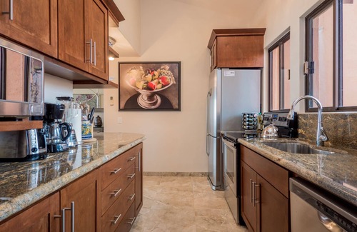 San Jose del Cabo Condo | Beachfront Paradise, right on the ocean!