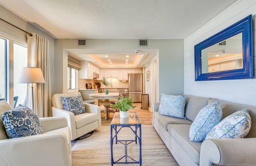Sunnyside Condo | Beachfront Panama City Condo w/Balcony + Views!