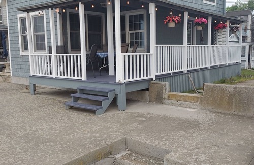 Milford House | Beachfront paradise- come, stay, relax!