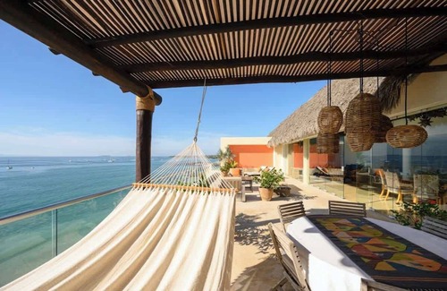 Emiliano Zapata Condo | Beachfront Penthouse Stunning Ocean Views!