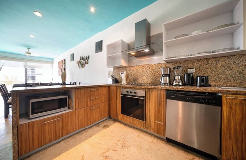 Zazil-ha Condo | Beachfront PH with 3 Bedrooms & Ocean View