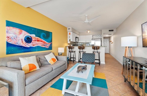San Jacinto House | Beachfront | Pool | Hot Tub