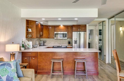 Honokowai Condo | Beachfront Pool + Hot Tub Resort Games (Pickleball, Tennis)
