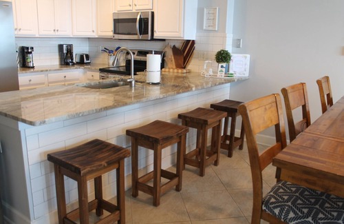Long Beach Condo | Beachfront Premium Unit *A Must See* Oversized Balcony/Beach Chairs Included