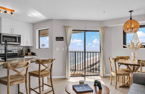 Myrtle Beach Apartment | Beachfront Resort Oasis - Coastal Elegance Condo!