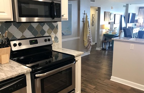 Ono Island Condo | 🏖Beachfront Retreat on Perdido Key. Two Pools, Hot Tub, and Gym🏖