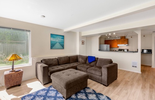 Freeland Apartment | Beachfront retreat w/bay views, covered patio, & more