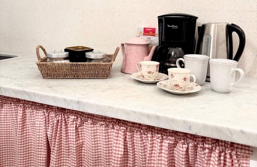 Vernazza Apartment | Beachfront, sea view, 2 AC BDR, 2 BTH, easy from train. Free Parking place.