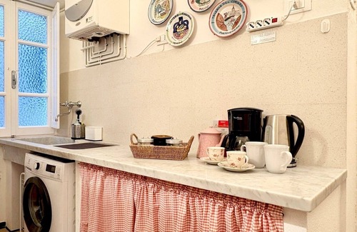 Vernazza Apartment | Beachfront, sea view, 2 AC BDR, 2 BTH, easy from train. Free Parking place.