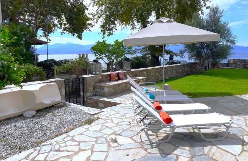 Skaloma Villa | Beachfront Skaloma Villa