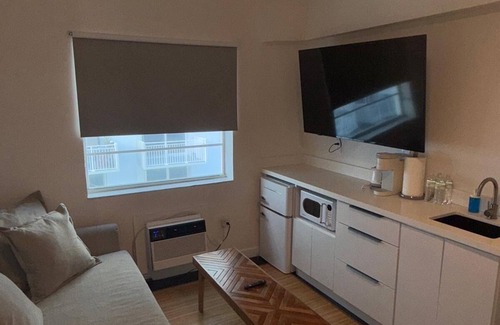 South Beach Condo | Beachfront-Studio-326-FreeParking-OceanDrive-SoFi-SouthBeach