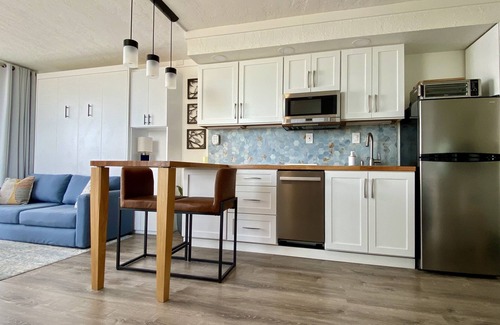 Galveston Condo | Beachfront Studio Fantastic Gulf Views!