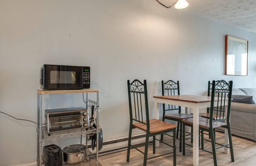 Old Orchard Beach Apartment | Beachfront Unit 17 | Right on Old Orchard Beach!