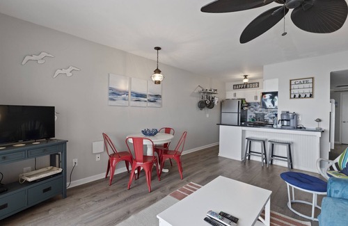 McCutcheon Field Condo | Beachfront, Updated, Topsail Dunes "Shining Sea"