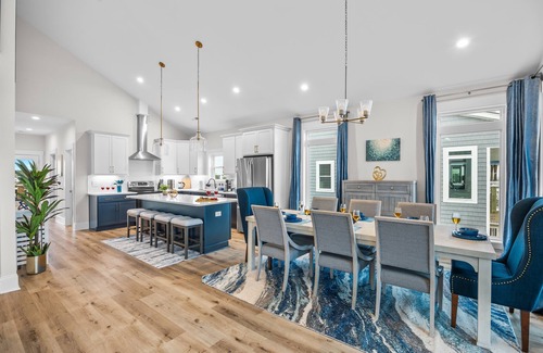 McCutcheon Field House | Beachfront, Pool,HotTub,Sauna, FirePit, EV Charger!