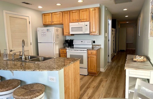West Panama City Beach Condo | Beachfront View at Splash 705W! ALL 5-Star Reviews! Free Beach Chairs thru Oct.