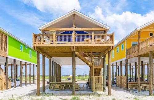Port Bolivar House | Beachfront Views with 3 bedrooms and 2 bathrooms