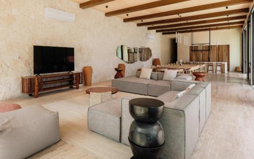 Zona Hotelera House | Beachfront Villa - 25M Pool - Yoga Deck - Jacuzzi