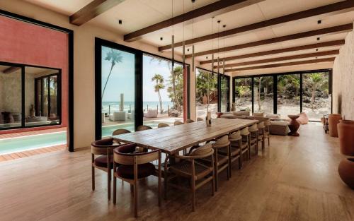 Zona Hotelera House | Beachfront Villa - Stunning Pool