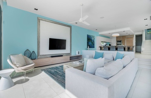 Long Bay Hills Villa | Beachfront Villa w/Private Pool & Concierge – Villa Helios