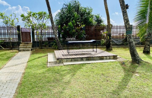 Boossa Villa | Beachfront Villa with private pool
