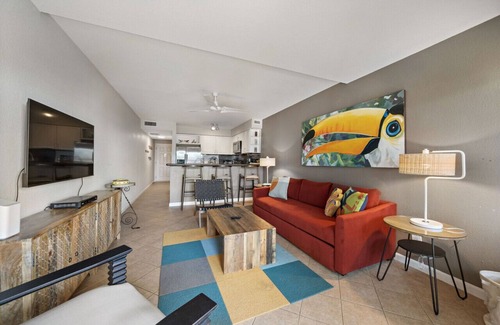 San Jacinto Condo | Beachfront w/Resort Pool