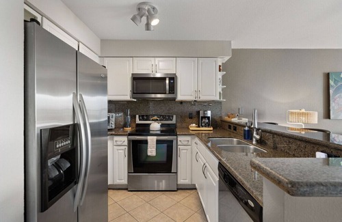 San Jacinto Condo | Beachfront w/Resort Pool