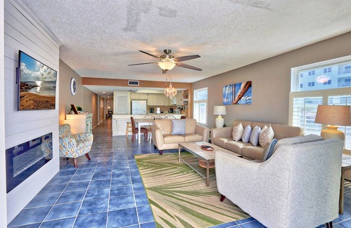 Redington Shores Condo | ☀️Beachfront with Great Views and Amenities-Sea Oats #101☀️